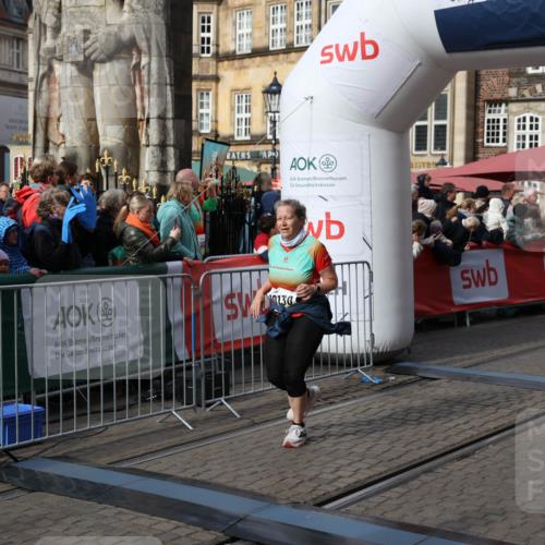 05.10.2025 - 20. swb-Marathon Bremen Yannick Fuchs http://msf.ph/oto/9229958 05.10.2025 11:02:26 Ziel 9748, 10130, 10194, 10821, 10829, 11340, 11386, 11454, 11646 meine-sportfotos.de