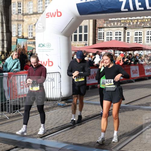 05.10.2025 - 20. swb-Marathon Bremen Yannick Fuchs http://msf.ph/oto/9229964 05.10.2025 10:59:45 Ziel 9609, 9991, 10209, 10760, 11251, 11267, 11456, 11657 meine-sportfotos.de
