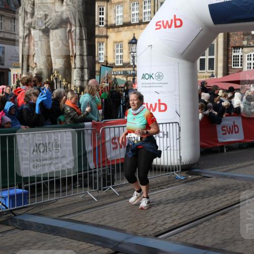 05.10.2025 - 20. swb-Marathon Bremen Yannick Fuchs http://msf.ph/oto/9229969 05.10.2025 11:02:26 Ziel 9748, 10130, 10194, 10821, 10829, 11340, 11386, 11454, 11646 meine-sportfotos.de