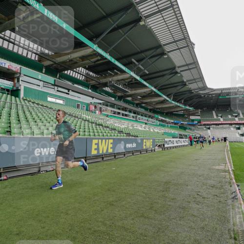 05.10.2025 - 20. swb-Marathon Bremen Michael Burmester http://msf.ph/oto/9229981 05.10.2025 12:45:19 Laufen im Stadion 109, 819, 1055, 1146, 1631, 1790, 1883, 2013, 2188, 2666, 2719, 3197, 3218, 3251, 3327, 3342, 4358, 4571, 4786, 6150, 6302, 6633, 6996, 7440, 8169, 8351, 8747, 8828, 9130, 506, 539, 642, 657, 917, 3150, 3219, 3251, 3982, 6633, 7099, 7525, 8169, 8351, 8382 meine-sportfotos.de