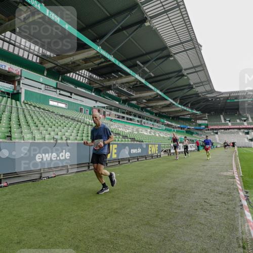 05.10.2025 - 20. swb-Marathon Bremen Michael Burmester http://msf.ph/oto/9229996 05.10.2025 12:45:26 Laufen im Stadion 109, 349, 819, 1055, 1146, 1631, 1790, 1883, 2666, 2719, 3197, 3218, 3327, 3342, 3807, 4358, 4571, 4786, 5132, 5588, 6150, 6302, 6996, 7440, 8747, 8828, 9130, 539, 642, 657, 917, 2013, 2188, 3150, 3219, 3251, 3982, 6633, 7525, 8169, 8351, 8382 meine-sportfotos.de