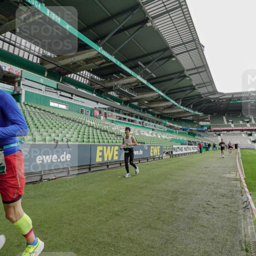 05.10.2025 - 20. swb-Marathon Bremen Michael Burmester http://msf.ph/oto/9230012 05.10.2025 12:45:30 Laufen im Stadion 109, 349, 649, 852, 943, 1055, 1146, 1307, 1631, 1790, 1883, 2666, 2719, 3197, 3218, 3327, 3342, 3807, 4571, 4786, 5132, 5588, 6150, 6302, 6996, 7028, 7440, 8747, 8828, 9130, 539, 642, 657, 819, 2013, 2188, 3150, 3219, 3251, 3982, 4358, 6633, 8169, 8351, 8382 meine-sportfotos.de