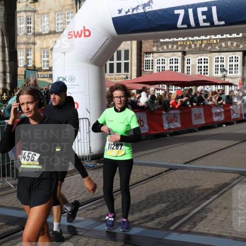 05.10.2025 - 20. swb-Marathon Bremen Yannick Fuchs http://msf.ph/oto/9230035 05.10.2025 10:59:47 Ziel 9609, 9991, 10209, 10420, 10760, 11267, 11456, 11720 meine-sportfotos.de