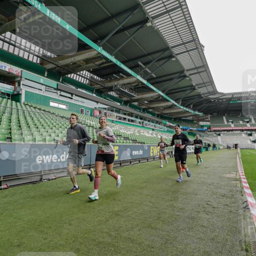 05.10.2025 - 20. swb-Marathon Bremen Michael Burmester http://msf.ph/oto/9230049 05.10.2025 12:45:47 Laufen im Stadion 349, 649, 852, 943, 1055, 1091, 1146, 1307, 1790, 1883, 2545, 3197, 3218, 3807, 4786, 5132, 5588, 6150, 7028, 7440, 7526, 8747, 109, 819, 1631, 2666, 2719, 3327, 3342, 4358, 4571, 6302, 6996, 8828, 9130 meine-sportfotos.de