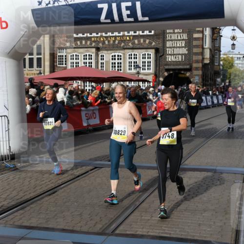 05.10.2025 - 20. swb-Marathon Bremen Yannick Fuchs http://msf.ph/oto/9230053 05.10.2025 11:02:28 Ziel 9748, 10093, 10130, 10194, 10821, 10829, 10982, 10983, 11340, 11386, 11646 meine-sportfotos.de