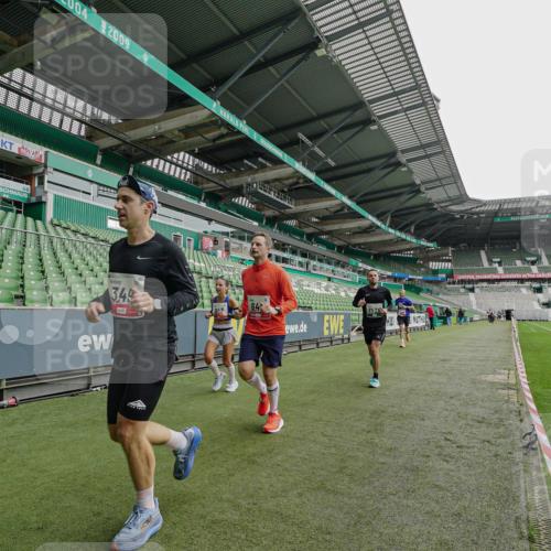 05.10.2025 - 20. swb-Marathon Bremen Michael Burmester http://msf.ph/oto/9230062 05.10.2025 12:45:49 Laufen im Stadion 349, 649, 852, 943, 1091, 1146, 1307, 1790, 1883, 2545, 3197, 3218, 3807, 4786, 5132, 5588, 6150, 7028, 7440, 7526, 8747, 109, 819, 1055, 1631, 2666, 2719, 3327, 3342, 4358, 4571, 6302, 6996, 8828, 9130 meine-sportfotos.de