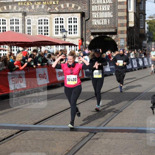 05.10.2025 - 20. swb-Marathon Bremen Yannick Fuchs http://msf.ph/oto/9230067 05.10.2025 10:59:49 Ziel 9473, 9991, 10209, 10420, 10760, 11267, 11456, 11720 meine-sportfotos.de