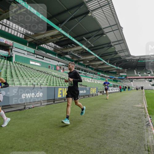 05.10.2025 - 20. swb-Marathon Bremen Michael Burmester http://msf.ph/oto/9230068 05.10.2025 12:45:50 Laufen im Stadion 349, 649, 852, 943, 1091, 1146, 1307, 1790, 1883, 2228, 2545, 3197, 3218, 3807, 4786, 5132, 5588, 6150, 7028, 7440, 7526, 8747, 109, 1055, 1631, 2666, 2719, 3218, 3327, 3342, 4571, 6302, 6996, 8828, 9130 meine-sportfotos.de