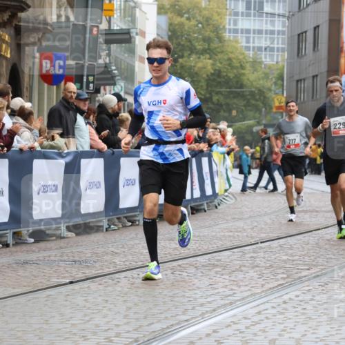 05.10.2025 - 20. swb-Marathon Bremen Strokosch-Dieckow http://msf.ph/oto/9230073 05.10.2025 12:28:50 Ziel 600, 717, 1113, 1948, 2159, 2292 meine-sportfotos.de