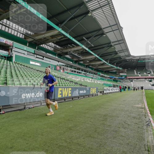 05.10.2025 - 20. swb-Marathon Bremen Michael Burmester http://msf.ph/oto/9230077 05.10.2025 12:45:53 Laufen im Stadion 349, 649, 852, 943, 1091, 1146, 1307, 1790, 1883, 2228, 2545, 3197, 3807, 4274, 4786, 5132, 5588, 6150, 7028, 7440, 7526, 8747, 109, 1055, 1631, 2666, 2719, 3218, 3327, 3342, 4571, 6302, 6996, 8828, 9130 meine-sportfotos.de