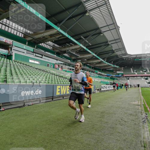 05.10.2025 - 20. swb-Marathon Bremen Michael Burmester http://msf.ph/oto/9230108 05.10.2025 12:46:14 Laufen im Stadion 256, 281, 349, 649, 852, 891, 943, 1091, 1307, 2163, 2228, 2276, 2545, 2585, 3054, 3381, 3807, 4274, 4617, 4786, 5132, 5588, 6849, 7028, 7526, 7675, 1146, 1790, 1883, 3197, 6150, 7440, 8747 meine-sportfotos.de