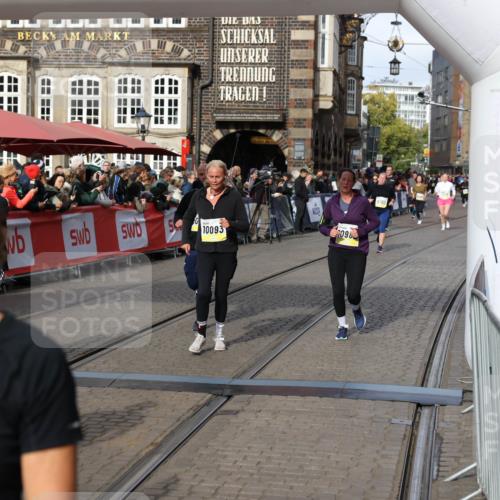 05.10.2025 - 20. swb-Marathon Bremen Yannick Fuchs http://msf.ph/oto/9230128 05.10.2025 11:02:29 Ziel 9748, 10093, 10130, 10194, 10821, 10829, 10982, 10983, 11340, 11386 meine-sportfotos.de