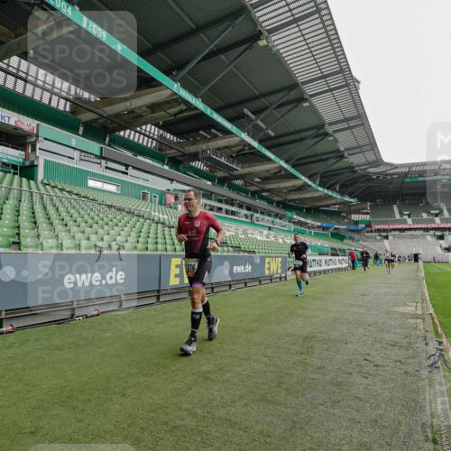 05.10.2025 - 20. swb-Marathon Bremen Michael Burmester http://msf.ph/oto/9230131 05.10.2025 12:46:23 Laufen im Stadion 256, 281, 349, 649, 852, 891, 943, 1091, 1246, 1307, 2163, 2228, 2276, 2545, 2585, 3054, 3084, 3381, 3807, 4274, 4617, 4758, 5588, 6849, 7028, 7526, 7675, 1146, 1883, 3197, 4786, 5132, 5588, 6150, 7440 meine-sportfotos.de