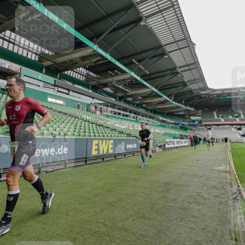 05.10.2025 - 20. swb-Marathon Bremen Michael Burmester http://msf.ph/oto/9230137 05.10.2025 12:46:23 Laufen im Stadion 256, 281, 349, 649, 852, 891, 943, 1091, 1246, 1307, 2163, 2228, 2276, 2545, 2585, 3054, 3084, 3381, 3807, 4274, 4617, 4758, 5588, 6849, 7028, 7526, 7675, 1146, 1883, 3197, 4786, 5132, 5588, 6150, 7440 meine-sportfotos.de