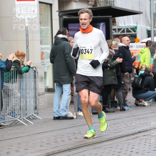 05.10.2025 - 20. swb-Marathon Bremen Strokosch-Dieckow http://msf.ph/oto/9230140 05.10.2025 10:37:27 Ziel 10347, 10501, 10775, 11176, 11465, 10347, 10501, 10775, 11176, 11465 meine-sportfotos.de
