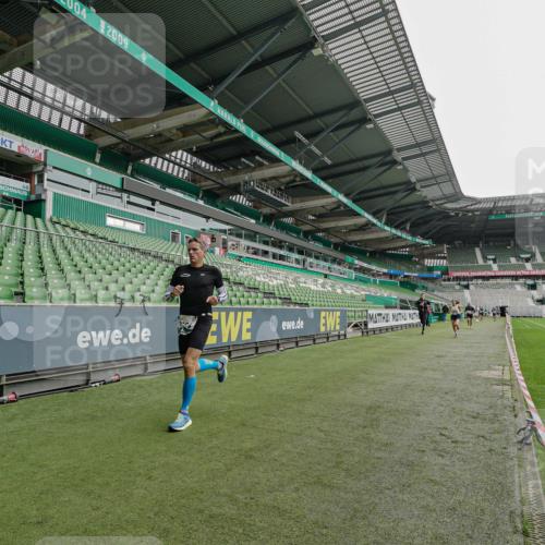 05.10.2025 - 20. swb-Marathon Bremen Michael Burmester http://msf.ph/oto/9230143 05.10.2025 12:46:24 Laufen im Stadion 256, 281, 349, 649, 852, 891, 943, 1091, 1246, 1307, 2163, 2228, 2276, 2545, 2585, 3054, 3084, 3381, 3807, 4274, 4617, 4758, 6849, 7028, 7526, 7675, 349, 1146, 1883, 3197, 4786, 5132, 5588, 6150, 7440 meine-sportfotos.de