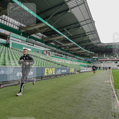 05.10.2025 - 20. swb-Marathon Bremen Michael Burmester http://msf.ph/oto/9230161 05.10.2025 12:46:30 Laufen im Stadion 256, 281, 609, 891, 943, 1091, 1246, 1521, 2163, 2228, 2276, 2545, 2585, 3054, 3084, 3381, 4274, 4617, 4758, 4848, 6849, 7526, 7583, 7675, 349, 649, 852, 943, 1307, 3807, 4786, 5132, 5588, 7028, 7440 meine-sportfotos.de
