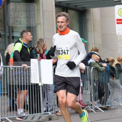 05.10.2025 - 20. swb-Marathon Bremen Strokosch-Dieckow http://msf.ph/oto/9230162 05.10.2025 10:37:28 Ziel 9755, 10347, 10501, 10775, 11176, 11465, 9755, 10347, 10501, 10775, 11176, 11465 meine-sportfotos.de