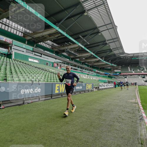 05.10.2025 - 20. swb-Marathon Bremen Michael Burmester http://msf.ph/oto/9230170 05.10.2025 12:46:34 Laufen im Stadion 256, 281, 609, 818, 891, 1091, 1246, 1521, 2163, 2228, 2276, 2585, 3054, 3084, 3381, 4274, 4617, 4758, 4848, 6849, 7526, 7583, 7675, 349, 649, 852, 943, 1091, 1307, 2545, 3807, 4786, 5132, 5588, 7028 meine-sportfotos.de