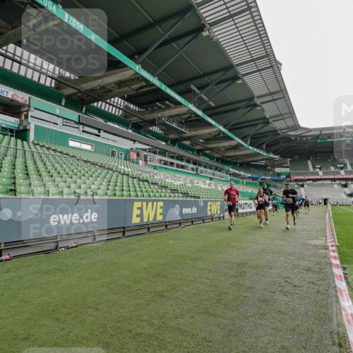 05.10.2025 - 20. swb-Marathon Bremen Michael Burmester http://msf.ph/oto/9230232 05.10.2025 12:46:51 Laufen im Stadion 223, 256, 281, 502, 505, 545, 609, 818, 862, 891, 1246, 1521, 1635, 2163, 2276, 2585, 2939, 3054, 3084, 3381, 4274, 4617, 4758, 4848, 4966, 4988, 6295, 6849, 7583, 7675, 1091, 2228, 2545, 7526 meine-sportfotos.de