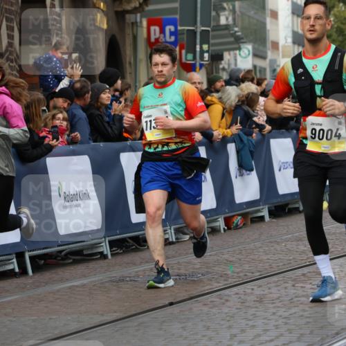 05.10.2025 - 20. swb-Marathon Bremen Strokosch-Dieckow http://msf.ph/oto/9230251 05.10.2025 10:51:48 Ziel 9004, 9506, 10436, 10968, 11080, 11361, 11394, 11689, 11696 meine-sportfotos.de