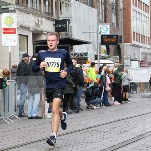 05.10.2025 - 20. swb-Marathon Bremen Strokosch-Dieckow http://msf.ph/oto/9230255 05.10.2025 10:37:37 Ziel 9755, 10501, 10775, 11176, 11328, 11465, 9755, 10501, 10775, 11176, 11328, 11465 meine-sportfotos.de