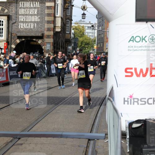 05.10.2025 - 20. swb-Marathon Bremen Yannick Fuchs http://msf.ph/oto/9230282 05.10.2025 11:02:33 Ziel 9707, 9748, 10093, 10194, 10821, 10829, 10982, 10983, 11386, 11537, 11538 meine-sportfotos.de