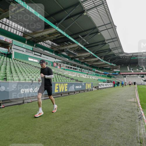 05.10.2025 - 20. swb-Marathon Bremen Michael Burmester http://msf.ph/oto/9230287 05.10.2025 12:47:00 Laufen im Stadion 223, 265, 391, 502, 505, 545, 609, 818, 862, 891, 1246, 1521, 1635, 2163, 2276, 2585, 2939, 3054, 3084, 3381, 4758, 4848, 4966, 4988, 6295, 7583, 7675, 8013, 256, 281, 2163, 2228, 4274, 4617, 6849 meine-sportfotos.de