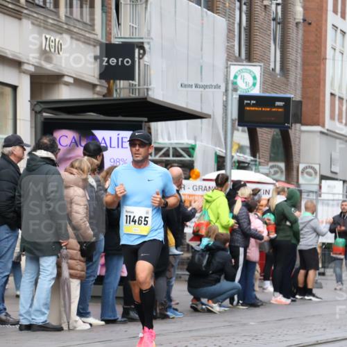 05.10.2025 - 20. swb-Marathon Bremen Strokosch-Dieckow http://msf.ph/oto/9230291 05.10.2025 10:37:42 Ziel 9755, 10775, 11328, 11465, 9755, 10775, 11328, 11465 meine-sportfotos.de