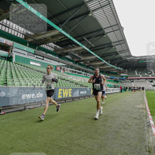 05.10.2025 - 20. swb-Marathon Bremen Michael Burmester http://msf.ph/oto/9230303 05.10.2025 12:47:13 Laufen im Stadion 223, 265, 391, 442, 502, 505, 545, 609, 770, 818, 862, 891, 1246, 1521, 1635, 2472, 2482, 2613, 2872, 2939, 3054, 3061, 3084, 4215, 4255, 4758, 4848, 4966, 4988, 5656, 5831, 6295, 7070, 7170, 7583, 8013, 256, 281, 2163, 2276, 2585, 3054, 3381, 4617, 6849, 7675 meine-sportfotos.de