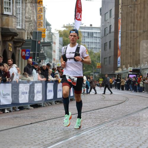 05.10.2025 - 20. swb-Marathon Bremen Strokosch-Dieckow http://msf.ph/oto/9230309 05.10.2025 12:28:58 Ziel 600, 717 meine-sportfotos.de