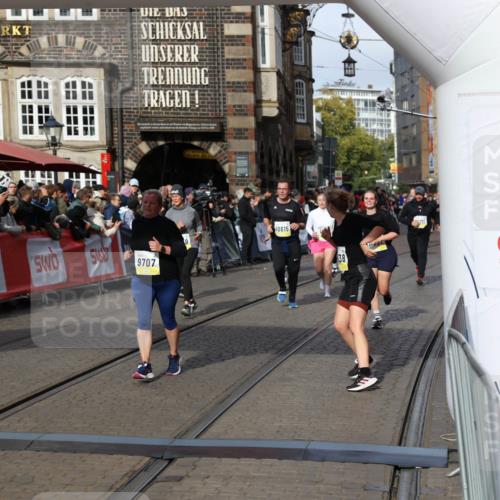 05.10.2025 - 20. swb-Marathon Bremen Yannick Fuchs http://msf.ph/oto/9230312 05.10.2025 11:02:34 Ziel 9707, 9802, 9839, 10093, 10194, 10615, 10821, 10829, 10982, 10983, 11386, 11537, 11538 meine-sportfotos.de
