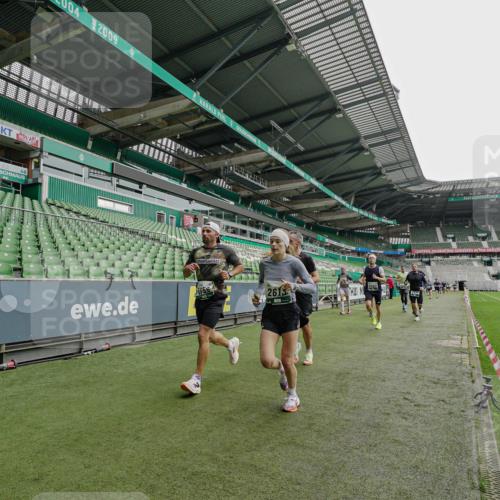 05.10.2025 - 20. swb-Marathon Bremen Michael Burmester http://msf.ph/oto/9230316 05.10.2025 12:47:21 Laufen im Stadion 223, 265, 344, 346, 391, 442, 502, 505, 545, 609, 656, 770, 818, 862, 1205, 1521, 1635, 2472, 2482, 2613, 2872, 2939, 3061, 4215, 4255, 4291, 4313, 4848, 4966, 4988, 5656, 5831, 6295, 7070, 7170, 7176, 7583, 8013, 891, 1246, 2276, 2585, 3054, 3084, 3381, 4758, 7675 meine-sportfotos.de