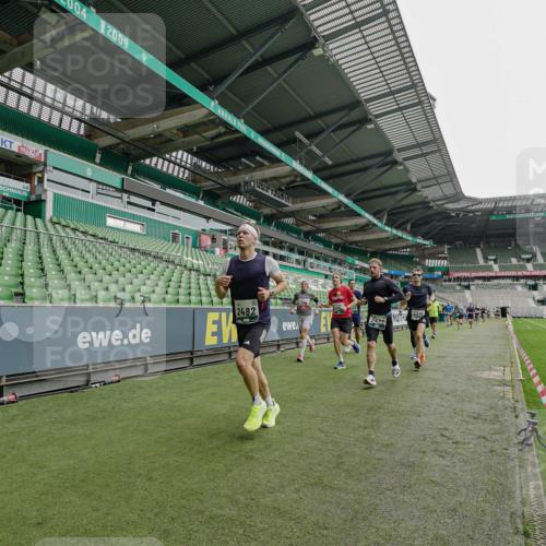 05.10.2025 - 20. swb-Marathon Bremen Michael Burmester http://msf.ph/oto/9230328 05.10.2025 12:47:23 Laufen im Stadion 223, 265, 344, 346, 391, 442, 502, 505, 545, 609, 656, 770, 818, 862, 1205, 1521, 1635, 2472, 2482, 2613, 2656, 2872, 2939, 3061, 4215, 4255, 4291, 4313, 4848, 4966, 4988, 5656, 5831, 6295, 7070, 7170, 7176, 7583, 8013, 891, 1246, 2276, 2585, 3054, 3084, 4758, 7675 meine-sportfotos.de