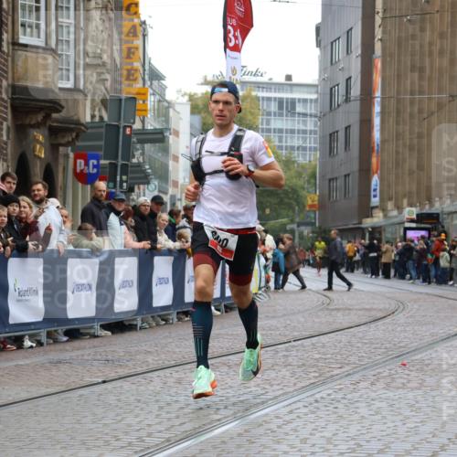 05.10.2025 - 20. swb-Marathon Bremen Strokosch-Dieckow http://msf.ph/oto/9230335 05.10.2025 12:28:58 Ziel 600, 717 meine-sportfotos.de
