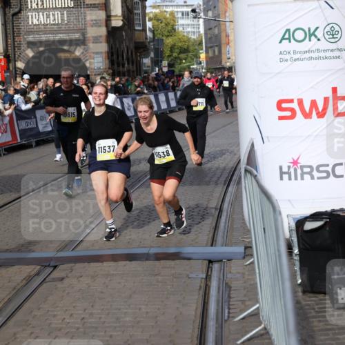 05.10.2025 - 20. swb-Marathon Bremen Yannick Fuchs http://msf.ph/oto/9230351 05.10.2025 11:02:36 Ziel 9468, 9647, 9707, 9802, 9839, 10093, 10194, 10615, 10982, 10983, 11110, 11537, 11538, 11711 meine-sportfotos.de