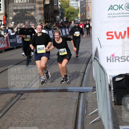 05.10.2025 - 20. swb-Marathon Bremen Yannick Fuchs http://msf.ph/oto/9230356 05.10.2025 11:02:36 Ziel 9468, 9647, 9707, 9802, 9839, 10093, 10194, 10615, 10982, 10983, 11110, 11537, 11538, 11711 meine-sportfotos.de