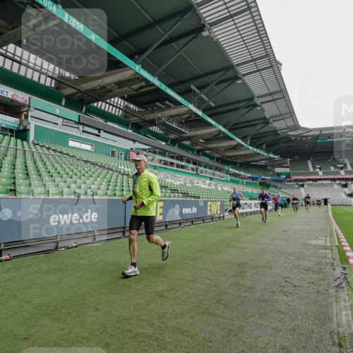 05.10.2025 - 20. swb-Marathon Bremen Michael Burmester http://msf.ph/oto/9230360 05.10.2025 12:47:28 Laufen im Stadion 223, 265, 344, 346, 391, 442, 502, 505, 545, 564, 656, 770, 818, 862, 1205, 1635, 1642, 2472, 2482, 2613, 2656, 2872, 2939, 3061, 4215, 4255, 4291, 4313, 4966, 4988, 5656, 5831, 6295, 7070, 7170, 7176, 7492, 8013, 609, 891, 1246, 1521, 3054, 3084, 4758, 4848, 7583 meine-sportfotos.de