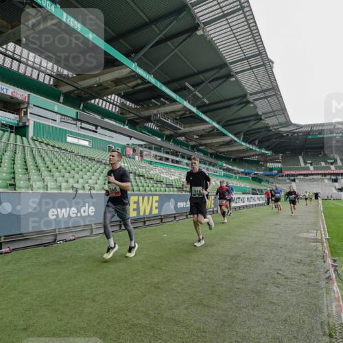 05.10.2025 - 20. swb-Marathon Bremen Michael Burmester http://msf.ph/oto/9230387 05.10.2025 12:47:35 Laufen im Stadion 223, 265, 344, 346, 391, 442, 502, 505, 545, 564, 656, 770, 862, 1205, 1526, 1635, 1642, 1646, 2360, 2472, 2482, 2613, 2656, 2872, 2939, 3061, 4215, 4255, 4291, 4313, 4966, 4988, 5656, 5831, 6295, 6804, 7070, 7170, 7176, 7492, 7900, 8013, 609, 818, 1246, 1521, 3084, 4758, 4848, 7583 meine-sportfotos.de