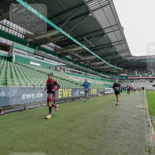 05.10.2025 - 20. swb-Marathon Bremen Michael Burmester http://msf.ph/oto/9230398 05.10.2025 12:47:37 Laufen im Stadion 223, 265, 344, 346, 391, 442, 505, 545, 564, 656, 770, 862, 1205, 1526, 1635, 1642, 1646, 2360, 2472, 2482, 2613, 2656, 2872, 2939, 3061, 4215, 4255, 4291, 4313, 4966, 4988, 5656, 5831, 6295, 6804, 7070, 7170, 7176, 7492, 7900, 8013, 502, 545, 609, 818, 862, 1246, 1521, 3084, 4848, 7583 meine-sportfotos.de