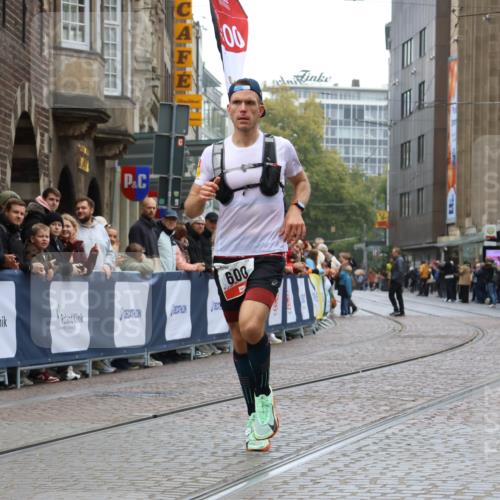 05.10.2025 - 20. swb-Marathon Bremen Strokosch-Dieckow http://msf.ph/oto/9230405 05.10.2025 12:28:58 Ziel 600, 717 meine-sportfotos.de