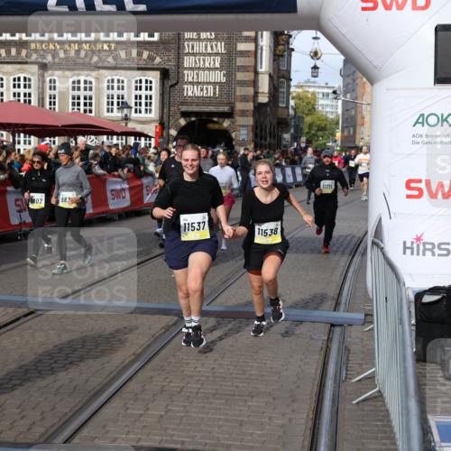 05.10.2025 - 20. swb-Marathon Bremen Yannick Fuchs http://msf.ph/oto/9230410 05.10.2025 11:02:37 Ziel 9468, 9647, 9707, 9802, 9839, 10033, 10093, 10615, 10982, 10983, 11110, 11537, 11538, 11711 meine-sportfotos.de