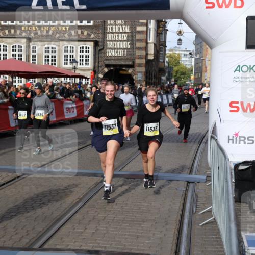 05.10.2025 - 20. swb-Marathon Bremen Yannick Fuchs http://msf.ph/oto/9230415 05.10.2025 11:02:37 Ziel 9468, 9647, 9707, 9802, 9839, 10033, 10093, 10615, 10982, 10983, 11110, 11537, 11538, 11711 meine-sportfotos.de