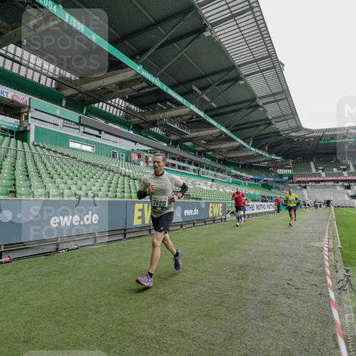 05.10.2025 - 20. swb-Marathon Bremen Michael Burmester http://msf.ph/oto/9230431 05.10.2025 12:47:44 Laufen im Stadion 265, 344, 346, 391, 442, 505, 564, 656, 770, 1205, 1526, 1635, 1642, 1646, 2360, 2472, 2482, 2613, 2643, 2656, 2872, 2939, 3061, 4215, 4255, 4291, 4313, 4966, 4988, 5656, 5831, 5918, 6804, 7070, 7170, 7176, 7492, 7735, 7900, 8013, 223, 502, 545, 609, 818, 862, 1521, 4848, 6295, 7583 meine-sportfotos.de