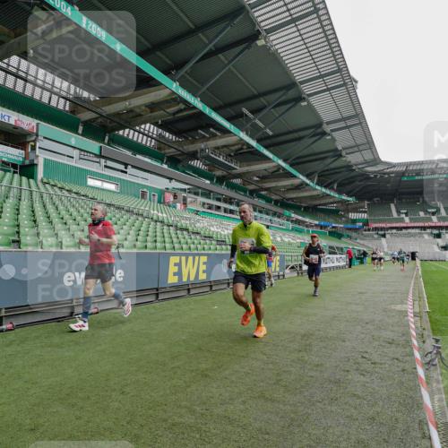 05.10.2025 - 20. swb-Marathon Bremen Michael Burmester http://msf.ph/oto/9230439 05.10.2025 12:47:47 Laufen im Stadion 265, 344, 346, 391, 442, 564, 656, 770, 1205, 1526, 1607, 1635, 1642, 1646, 2360, 2472, 2482, 2613, 2643, 2656, 2872, 2939, 3061, 4215, 4255, 4291, 4313, 4988, 5656, 5831, 5918, 6804, 7070, 7170, 7176, 7492, 7735, 7900, 8013, 223, 502, 505, 545, 818, 862, 1521, 2939, 4966, 6295, 7583 meine-sportfotos.de