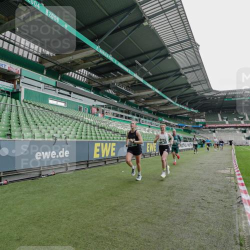 05.10.2025 - 20. swb-Marathon Bremen Michael Burmester http://msf.ph/oto/9230463 05.10.2025 12:47:54 Laufen im Stadion 344, 346, 391, 442, 564, 656, 770, 1205, 1370, 1526, 1607, 1642, 1646, 2241, 2360, 2472, 2482, 2613, 2643, 2656, 2872, 3061, 3768, 4215, 4255, 4291, 4313, 5264, 5656, 5831, 5918, 6804, 7070, 7170, 7176, 7492, 7735, 7831, 7900, 8013, 8729, 223, 265, 391, 502, 505, 545, 862, 1635, 2939, 4966, 4988, 6295 meine-sportfotos.de