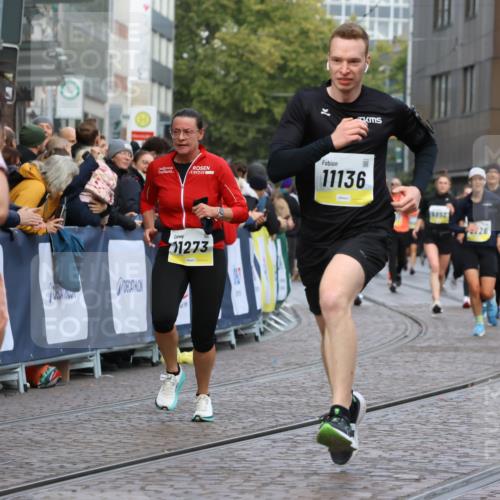 05.10.2025 - 20. swb-Marathon Bremen Strokosch-Dieckow http://msf.ph/oto/9230476 05.10.2025 10:51:59 Ziel 9683, 9939, 10380, 10581, 10625, 10817, 10977, 11136, 11273, 11325, 11394 meine-sportfotos.de