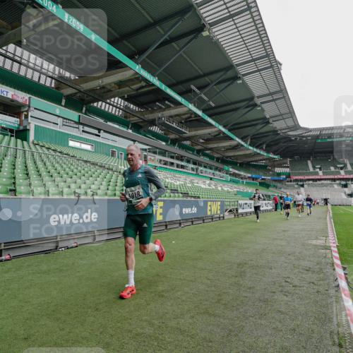 05.10.2025 - 20. swb-Marathon Bremen Michael Burmester http://msf.ph/oto/9230487 05.10.2025 12:47:56 Laufen im Stadion 344, 346, 442, 564, 656, 770, 1205, 1370, 1526, 1607, 1642, 1646, 2241, 2360, 2472, 2482, 2613, 2643, 2656, 2872, 3061, 3768, 4215, 4255, 4291, 4313, 5264, 5656, 5831, 5918, 6804, 7070, 7170, 7176, 7492, 7735, 7831, 7900, 8013, 8729, 223, 265, 391, 502, 505, 545, 862, 1635, 2939, 4966, 4988, 6295 meine-sportfotos.de