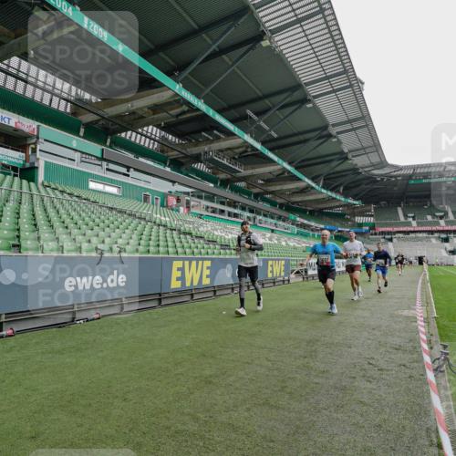 05.10.2025 - 20. swb-Marathon Bremen Michael Burmester http://msf.ph/oto/9230492 05.10.2025 12:47:59 Laufen im Stadion 344, 346, 442, 564, 656, 770, 1205, 1370, 1526, 1607, 1642, 1646, 2241, 2360, 2472, 2482, 2613, 2643, 2656, 2872, 3061, 3768, 4215, 4255, 4291, 4313, 5264, 5656, 5831, 5918, 6804, 7070, 7170, 7176, 7492, 7735, 7831, 7900, 8013, 8729, 223, 265, 391, 505, 1635, 2939, 4966, 4988, 6295, 8013 meine-sportfotos.de