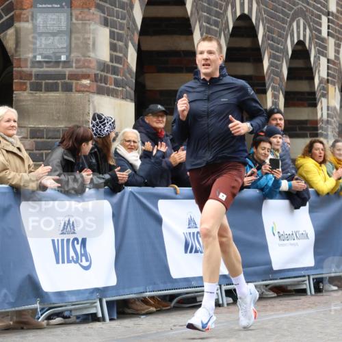 05.10.2025 - 20. swb-Marathon Bremen Strokosch-Dieckow http://msf.ph/oto/9230501 05.10.2025 12:29:20 Ziel 529 meine-sportfotos.de